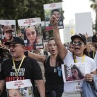 Tel Aviv. Familiares y amigos de los secuestrados por Hamás.