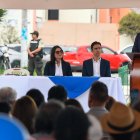 Moradores de Calderón asistieron a la firma del proyecto que estuvo a cargo de Pabel Muñoz.