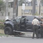 El sujeto fue perseguido por gatilleros en una moto. Él se estrelló contra un muro de una urbanización cercana