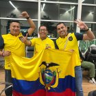 Erick Mantilla no dejó su bandera de Ecuador para alentar a la Tri en Estados Unidos