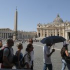Roma. Greenpeace Italia lanza una alerta por las 25.000 personas que visitan la plaza de San Pedro cada día.