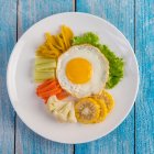 Los huevos pueden ser cocidos, fritos, revueltos o incorporados en una amplia gama de platos.