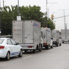 Traslado. A las 09:10, un convoy de la Policía Nacional y del Servicio de Medicina Legal acompañaron a los cadáveres desde el Centro Forense Guayaquil, ubicado en la avenida Rodríguez Bonín, en el suroeste de Guayaquil.