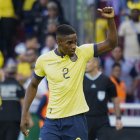 Fotografía de archivo en la que se registró al defensor central ecuatoriano Félix Torres durante un partido de las eliminatorias suramericanas a la Copa Mundial de la FIFA 2026.