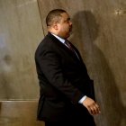 El fiscal de distrito del condado de Nueva York, Alvin Bragg, mientras llega al tribunal penal de Nueva York, Nueva York, EE. UU., el 1 de mayo de 2024.