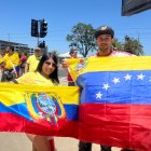 Los hinchas de las dos selecciones han llegado hasta para celebrar la fiesta del fútbol