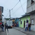 Acto. Los asesinos fueron a la casa haciéndose pasar como agentes.