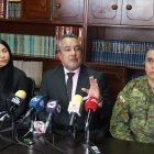 Riofrío estuvo acompañado por varios militares en servicio pasivo, como el Mayor Fausto Erazo, quien señaló que el Coronel no tiene relación con el caso Purga.