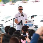 El presidente Daniel Noboa durante la entrega de ambulancias este lunes 24 de junio de 2024 en el Hospital Universitario, de Guayaquil.