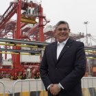 Es el CEO de DP World para Ecuador y Perú. Tiene una maestrÍa en Administración de Empresas, por la Babson College de EE. UU.