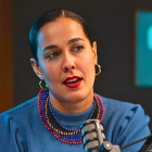 Alondra Santiago causó polémica por realizar una parodia del Himno Nacional.