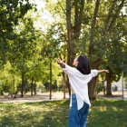 Descubre cómo dar paseos en lugares llenos de naturaleza mejoran tu salud mental