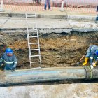 En el sitio se hicieron trabajos de excavación y de retiro de escombros, como paso previo al reemplazo del tramo de la tubería.