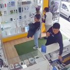 Personas robaron en un local comercial en el centro de Tumbaco
