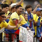 Hinchas de Ecuador esperan la cita con Jamaica.
