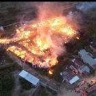Hecho. Veinte unidades de combate llegaron al sitio para apagar el fuego.