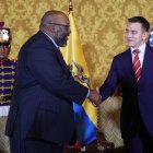 Arthur Brown, nuevo embajador de Estados Unidos en Ecuador, junto al presidente Daniel Noboa.