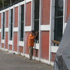 De acuerdo con una fuente de la Policía, un hombre y una mujer se acercaron hasta la oficina de la víctima.