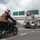 Usuarios denuncian que la falta de iluminación y presencia policial son un factor para atraer a los delincuentes a la Simón Bolívar.