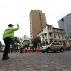 Un tramo de la avenida 9 de Octubre está cerrado al tránsito vehicular.