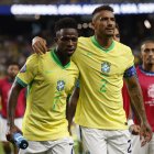 Las Vegas (United States), 29/06/2024.- Brazil forward Vinicius Junior (L) and Brazil defender Danilo (R) during the first half of the CONMEBOL Copa America 2024 group D soccer match between Paraguay and Brazil, in Las Vegas, Nevada, USA, 28 June 2024. (Brasil) EFE/EPA/CAROLINE BREHMAN