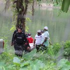 La policía está trabajando para identificar a la víctima y determinar las circunstancias de su muerte.