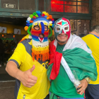 Hinchas ecuatorianos y mexicanos se reunieron en los exteriores del estadio en la previa al encuentro.