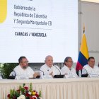 Las delegaciones del Gobierno de Colombia y la disidencia de las FARC Segunda Marquetalia instalaron "formalmente" el lunes 24 de junio la mesa de diálogo de paz en Caracas.