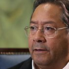 El presidente de Bolivia, Luis Arce, habla en una entrevista con EFE, en La Paz