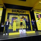 El ecuatoriano en lo alto del podio de la clasificación general del Tour de Francia 2024.