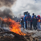 Estudiantes universitarios cerraron la panamericana de ingreso a Latacunga.