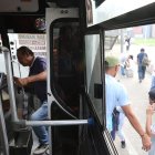 Situación. Los antisociales buscan mezclarse con los ciudadanos comunes. Los conductores, por eso, evitan que se suban quienes tienen aspectos sospechoso. No confían ya en nadie y tienen miedo.