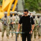 El presidente Daniel Noboa, el pasado 21 de junio, en el sector donde se construirá una nueva cárcel.