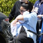 Vanessa Hudgens saliendo del hospital