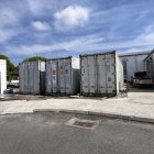 Morgue. En los tubos del lado derecho se observan ropas tiradas. Moradores denunciaron a EXPRESO que los hedores los respiran desde el 2000.