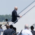 Washington. El presidente de Estados Unidos Joe Biden aborda el Air Force One en la base Andrews.