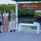 Autoridades durante la inauguración del nuevo muelle en Puerto Ayora, Galápagos.