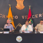Giancarlo Loffredo, ministro de defensa, en rueda de prensa.