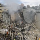 Kiev. Los ucranianos trabajaban este lunes 8 de julio de 2024 en el hospital infantil ‘Okhmadyt’ tras un ataque ruso.