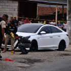 El vehículo en el que se movilizaba David Jiménez fue atacado a tiros. El funcionario falleció por los impactos de bala.