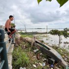 Afluentes. Varios ríos están contaminados. A orillas del río Samborondón se puede observar la basura que hay en él.