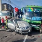 Colisión de bus contra cuatro vehículos en la avenida Simón Bolívar a la altura de Nayón