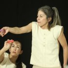 Las bailarinas Juliana Zuñiga y Cristina Baquerizo protagonizan la obra