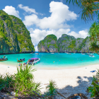Tailandia es famoso por sus playas tropicales, los opulentos palacios reales y las ruinas antiguas.