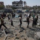 El campo de desplazados de Mawasi tras el ataque israelí.