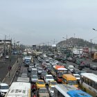Así permanece la avenida Nicolás Lapentti, en Durán, desde temprano. Esta vía conduce precisamente al Puente de la Unidad Nacional.