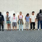 Fueron capturados tres hombres y dos mujeres.