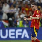 El español Aymeric Laporte al final del partido de fútbol de la semifinal de la Eurocopa 2024 entre España y Francia en el estadio Allianz Arena de Munich, Alemania.