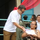 Daniel Noboa entregó bonos de desarrollo a los beneficiarios en Montecristi, el pasado 9 de julio de 2024.