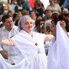 Los integrantes de centro gerontológico Dr Arsenio de la Torre Marcillo en el momento que bailaron frente al público.